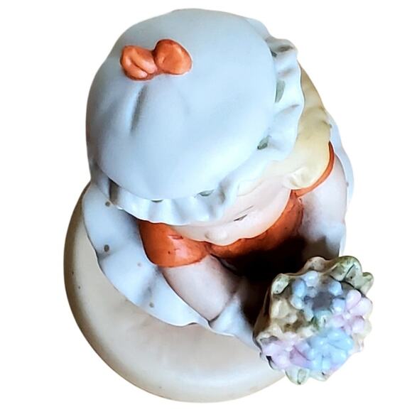 Memories of Yesterday I'm the Girl for You 1993 Membership Porcelain Figurine - Picture 6 of 8